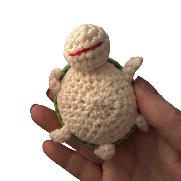 Handmade Crochet Emotional Support Turtle w/ “You’re Turtle-y Awesome” Card NEW - Picture 7 of 13